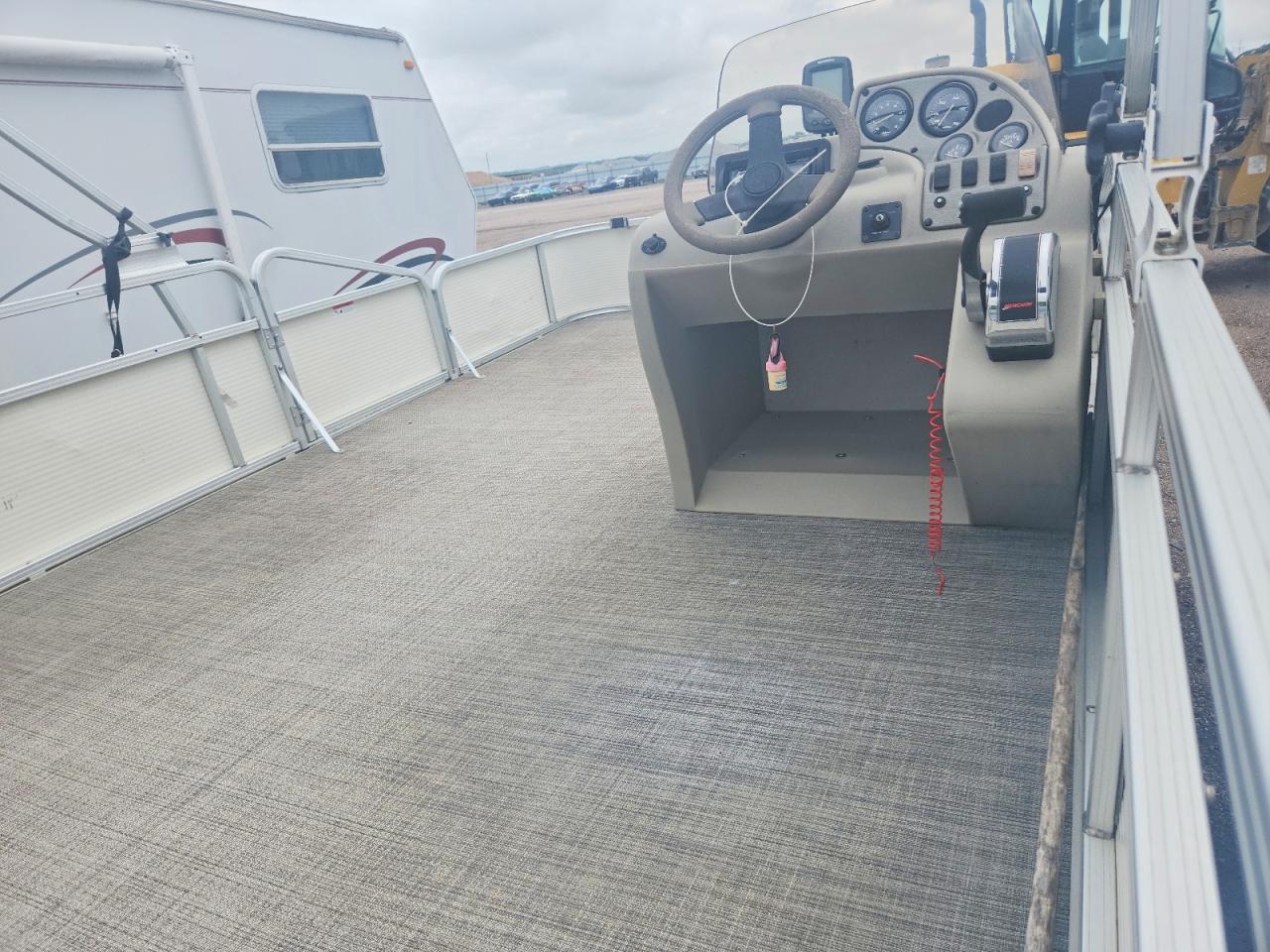 2007 LOWE bn214