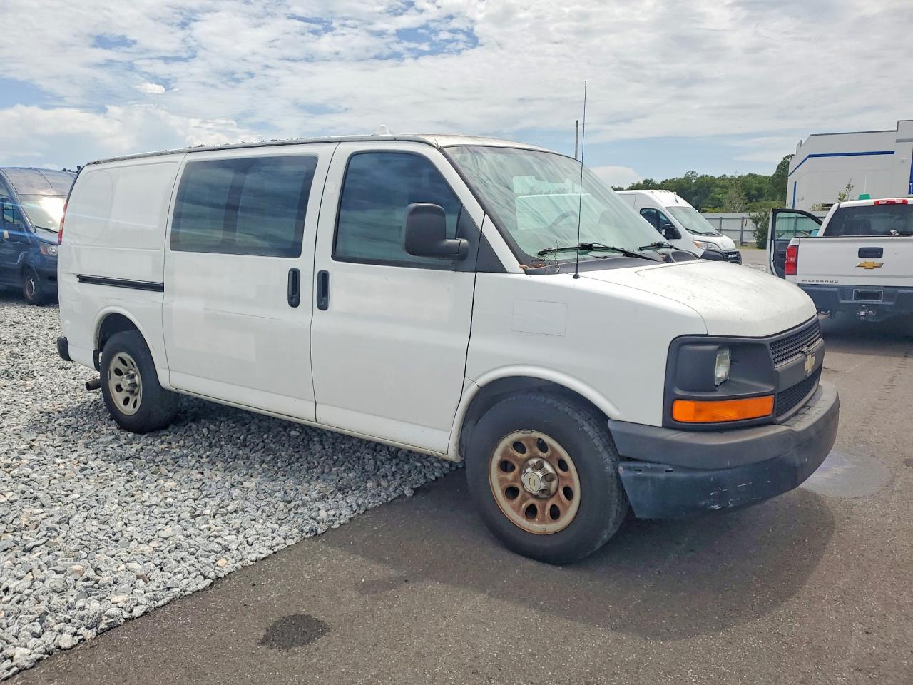2013 CHEVROLET EXPRESS