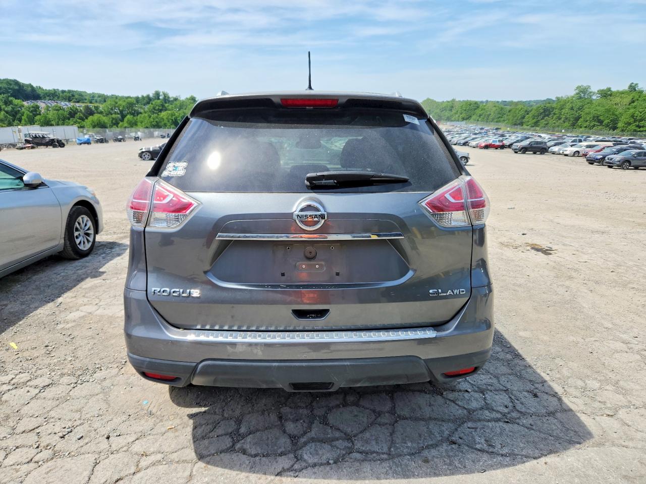 2016 NISSAN ROGUE