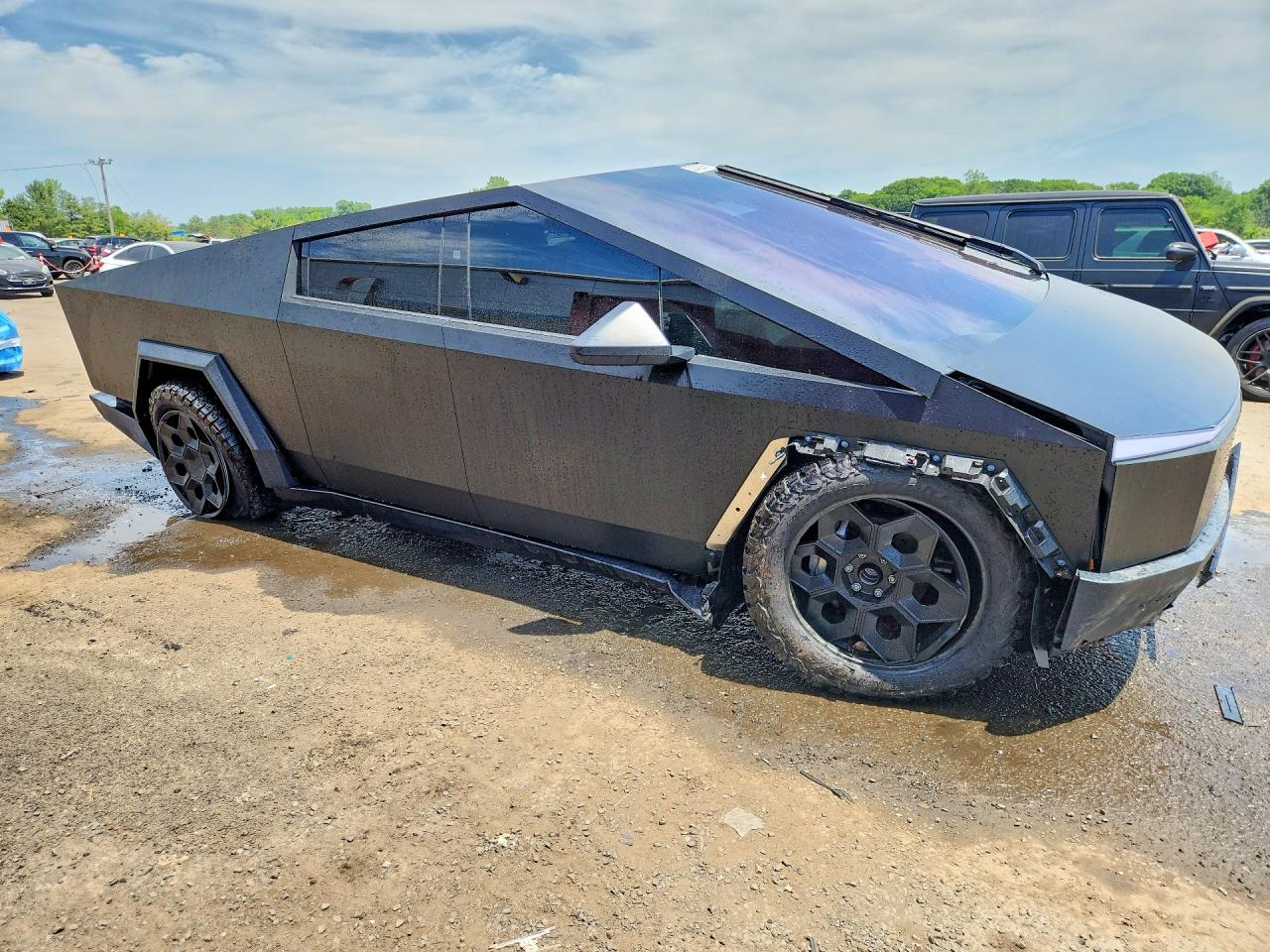 2024 TESLA CYBERTRUCK