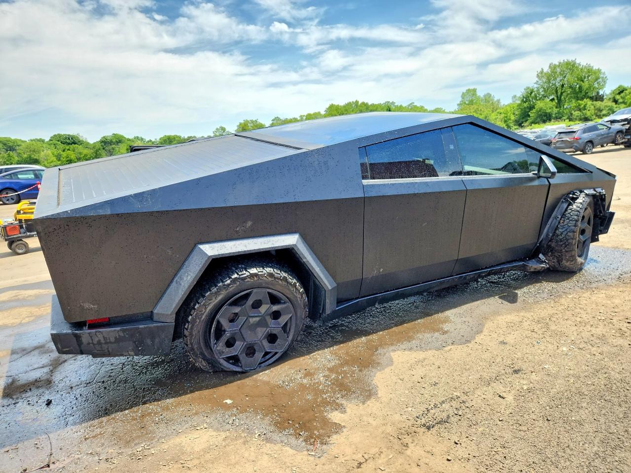 2024 TESLA CYBERTRUCK