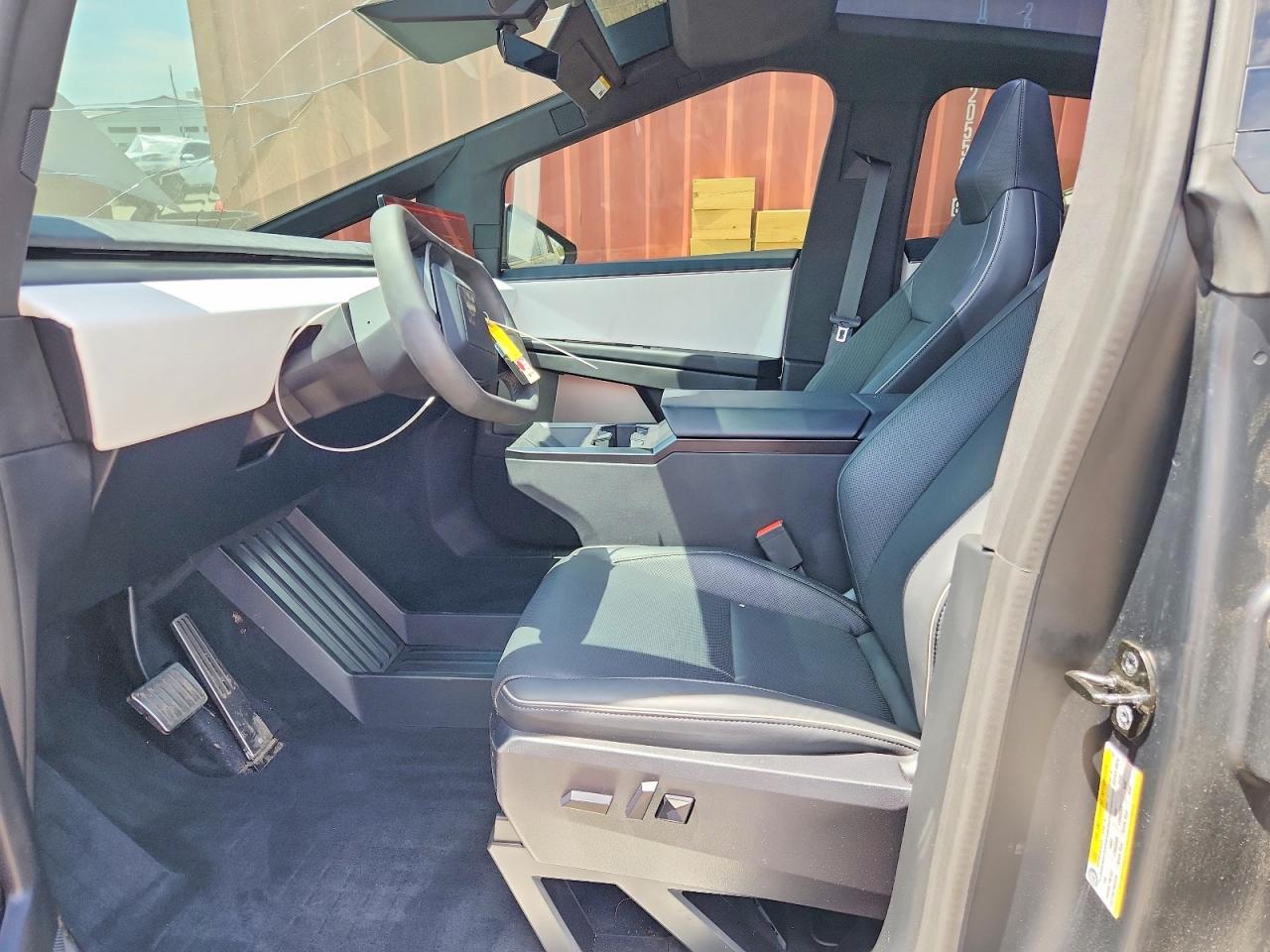 2024 TESLA CYBERTRUCK