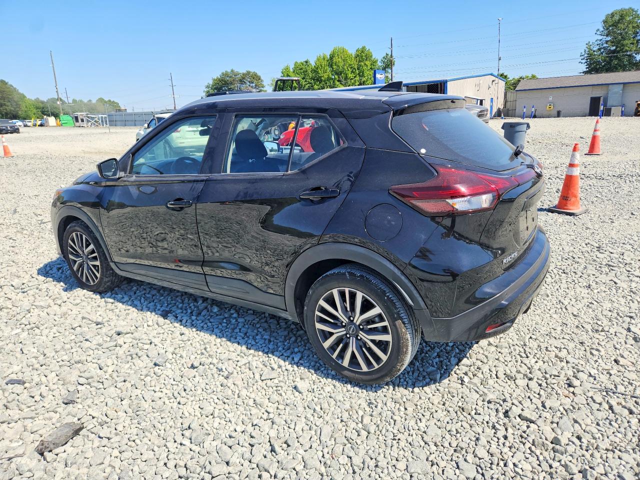 2024 NISSAN KICKS