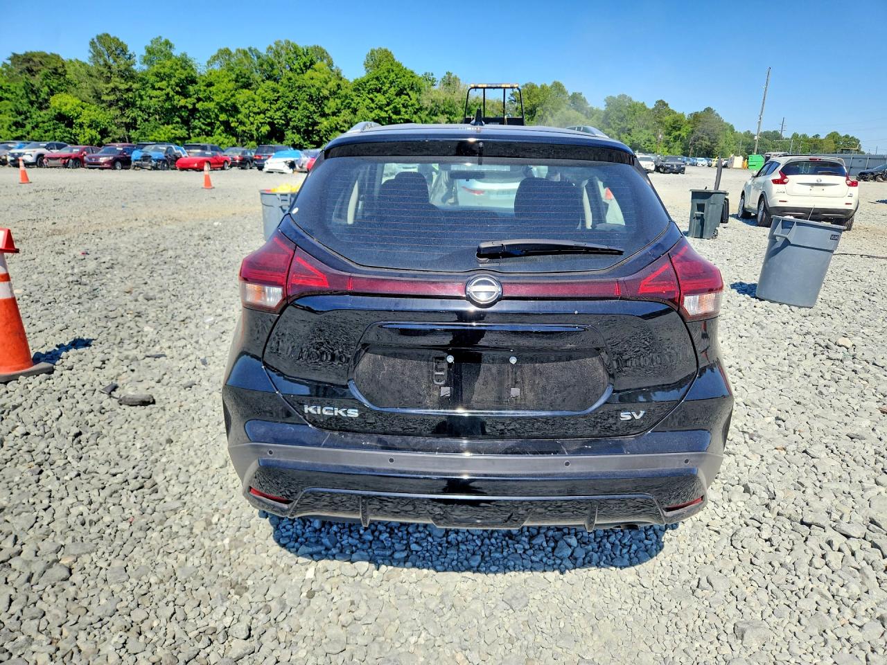 2024 NISSAN KICKS