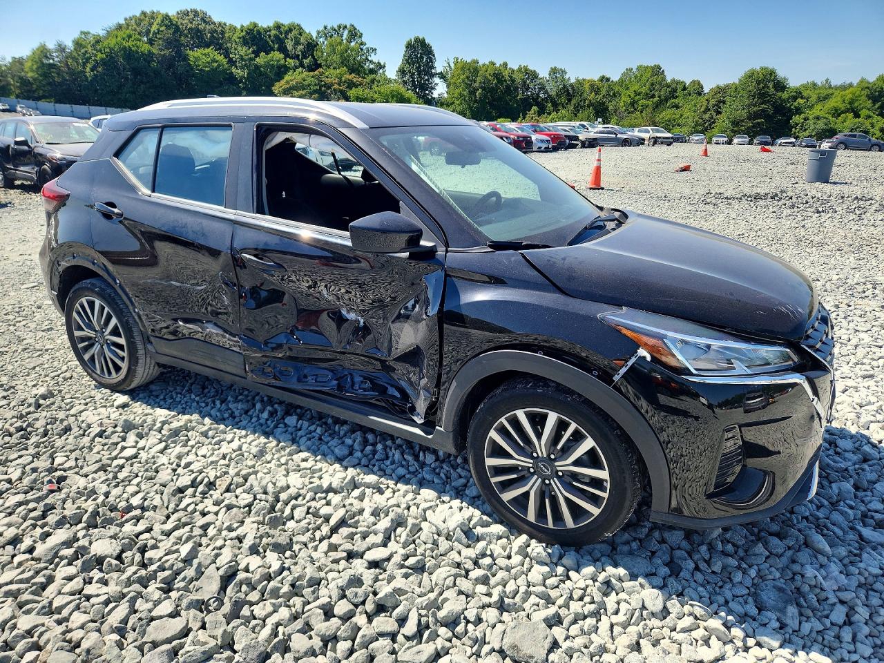 2024 NISSAN KICKS