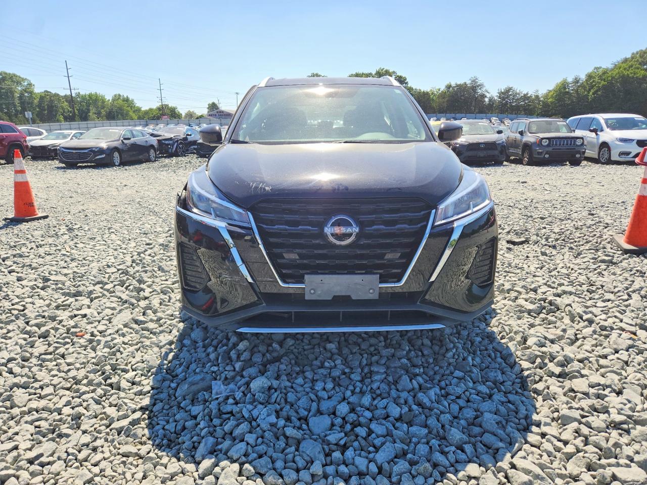 2024 NISSAN KICKS