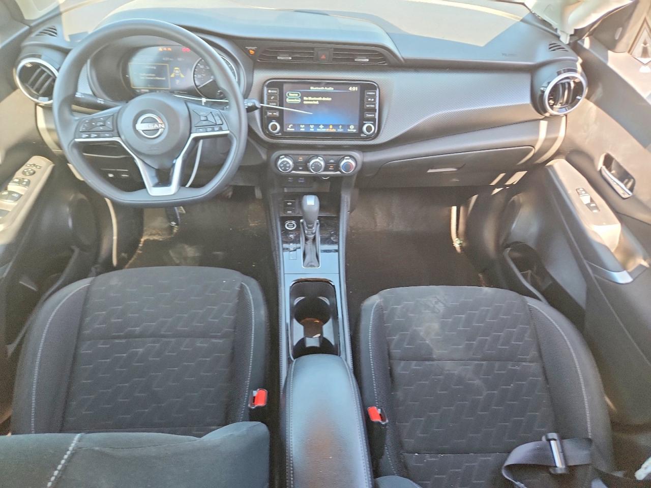 2024 NISSAN KICKS
