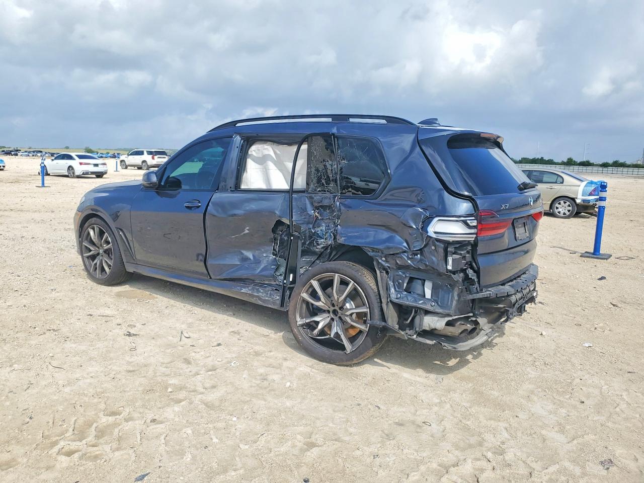 2022 BMW X7
