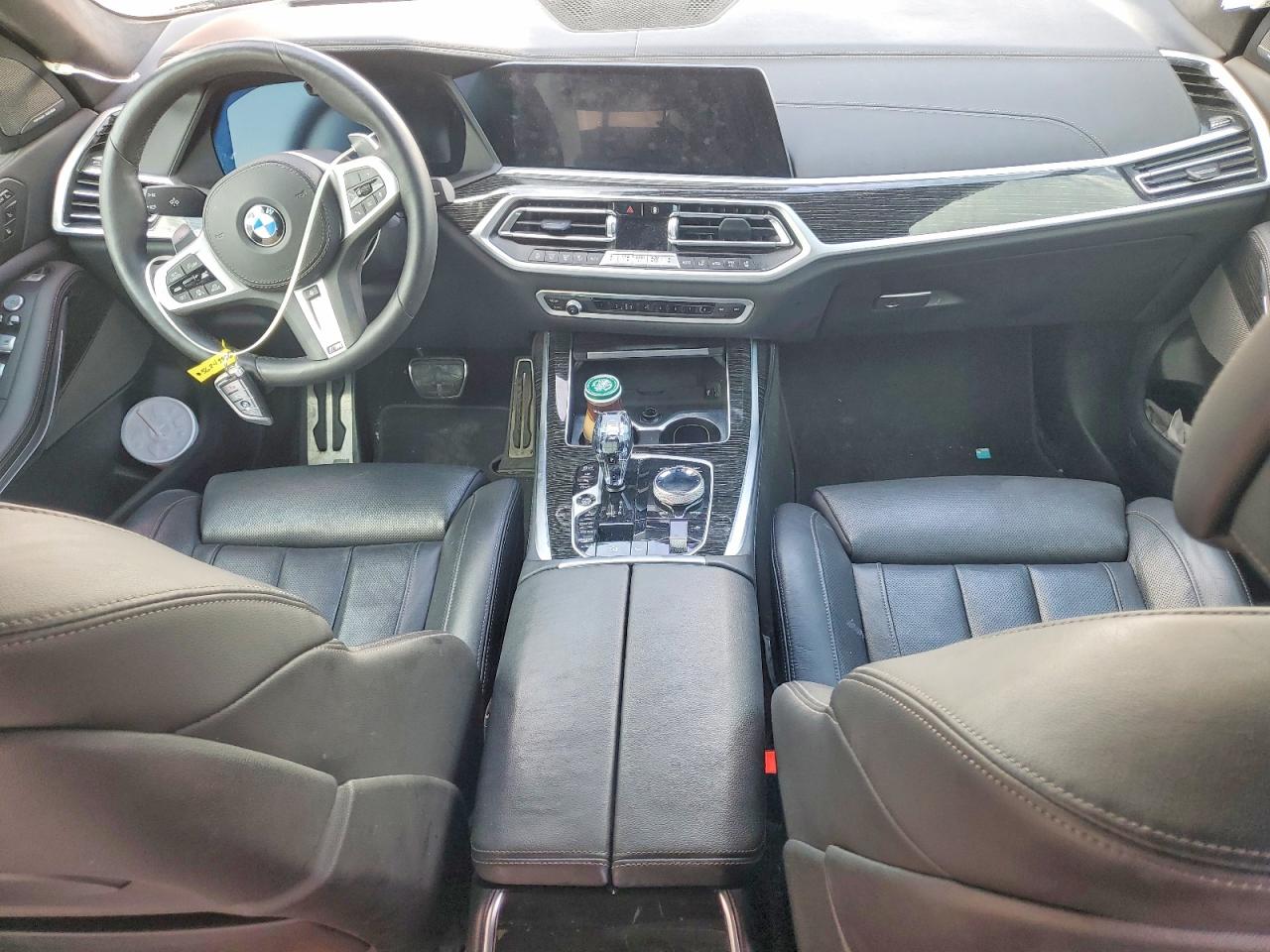 2022 BMW X7