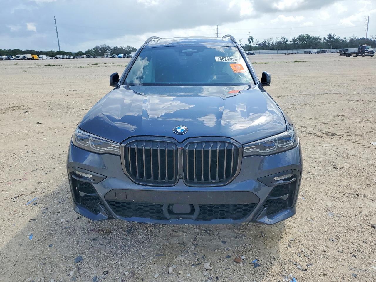 2022 BMW X7