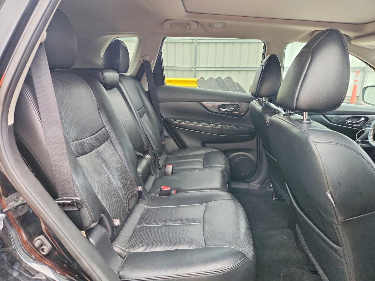 2015 NISSAN ROGUE