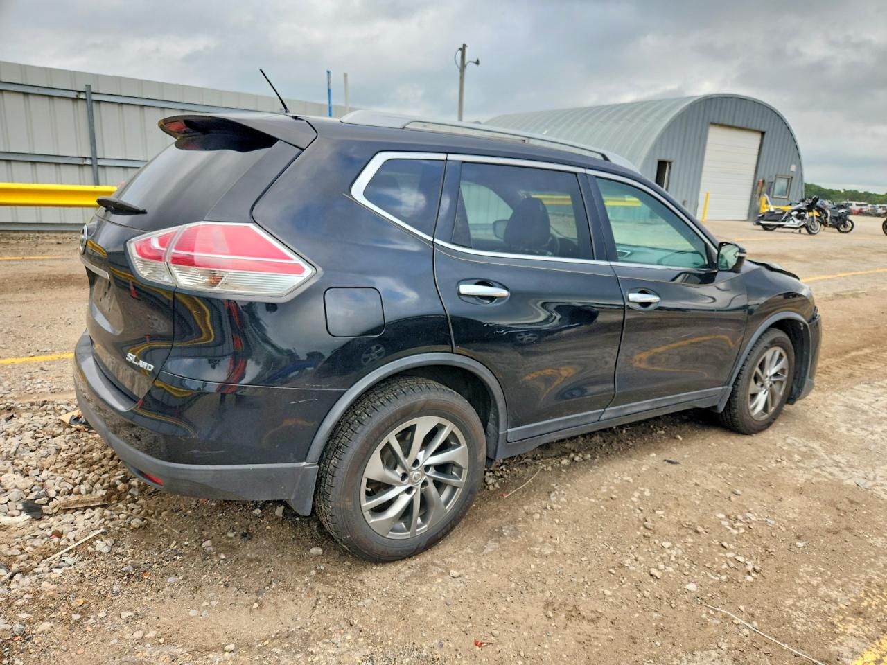 2015 NISSAN ROGUE