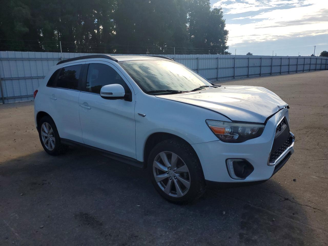 2015 MITSUBISHI OUTLANDER