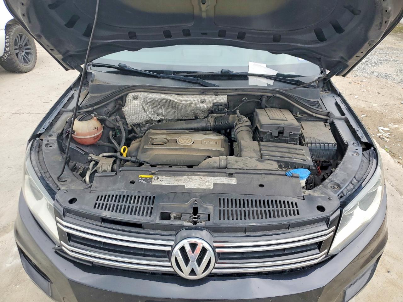 2016 VOLKSWAGEN TIGUAN