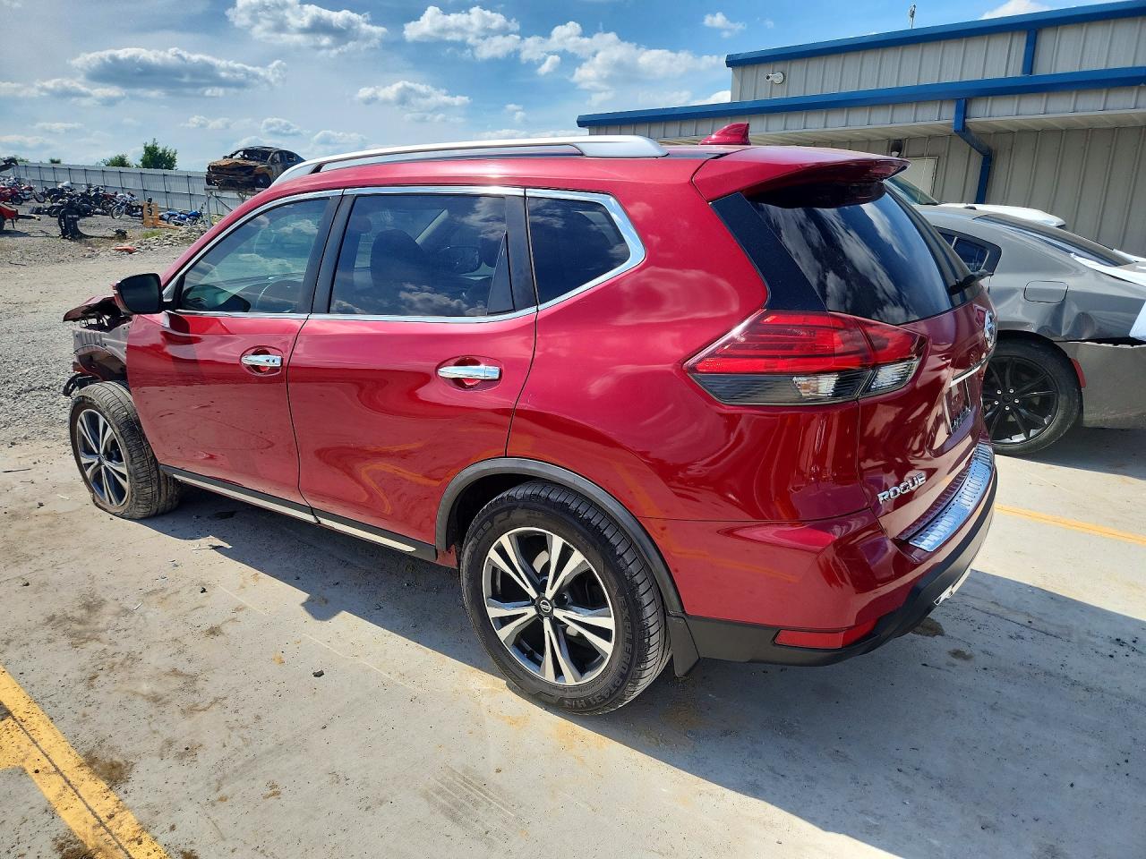 2017 NISSAN ROGUE