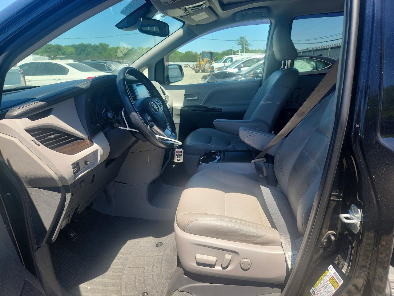2020 TOYOTA SIENNA