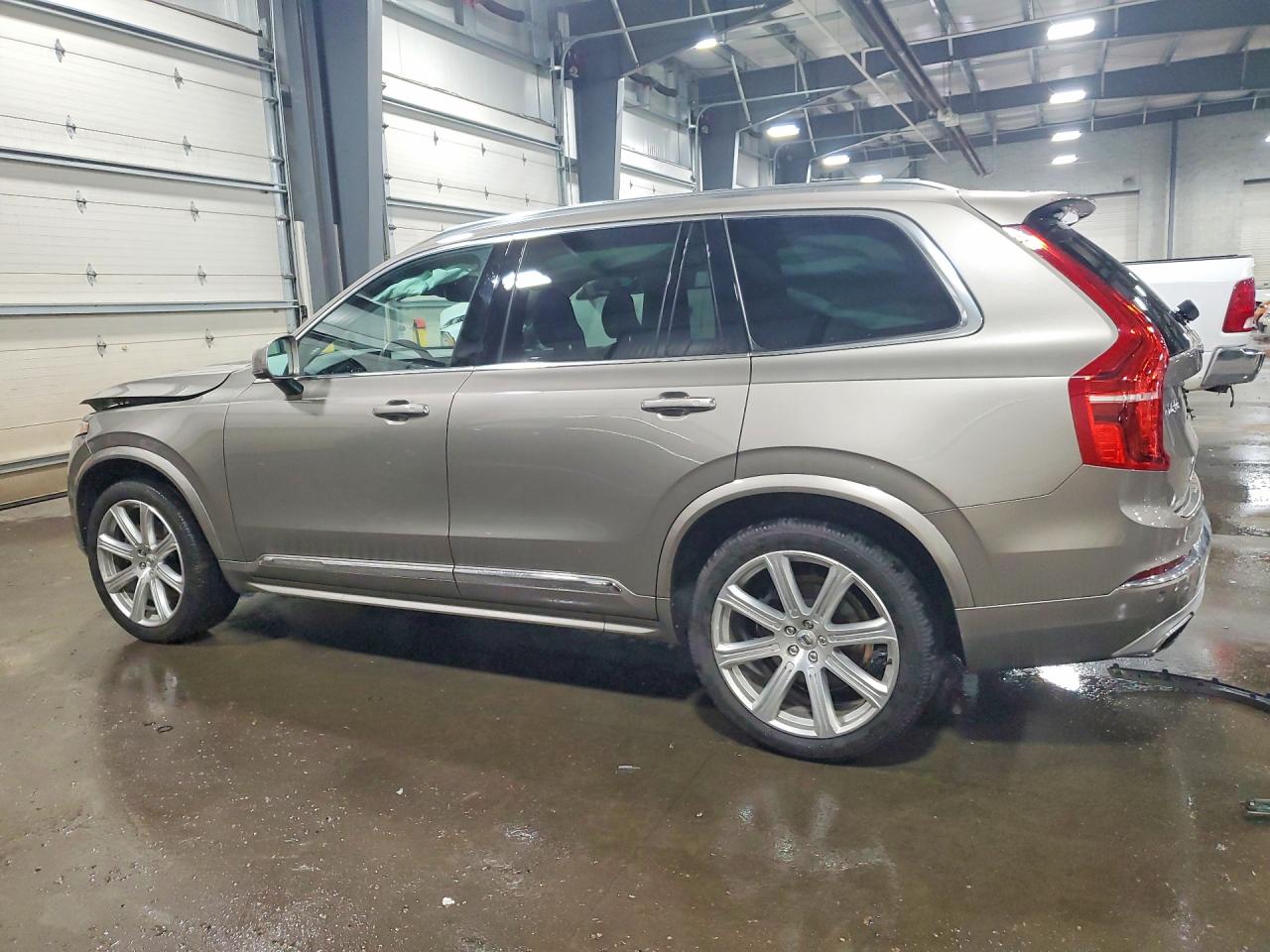 2020 VOLVO XC90