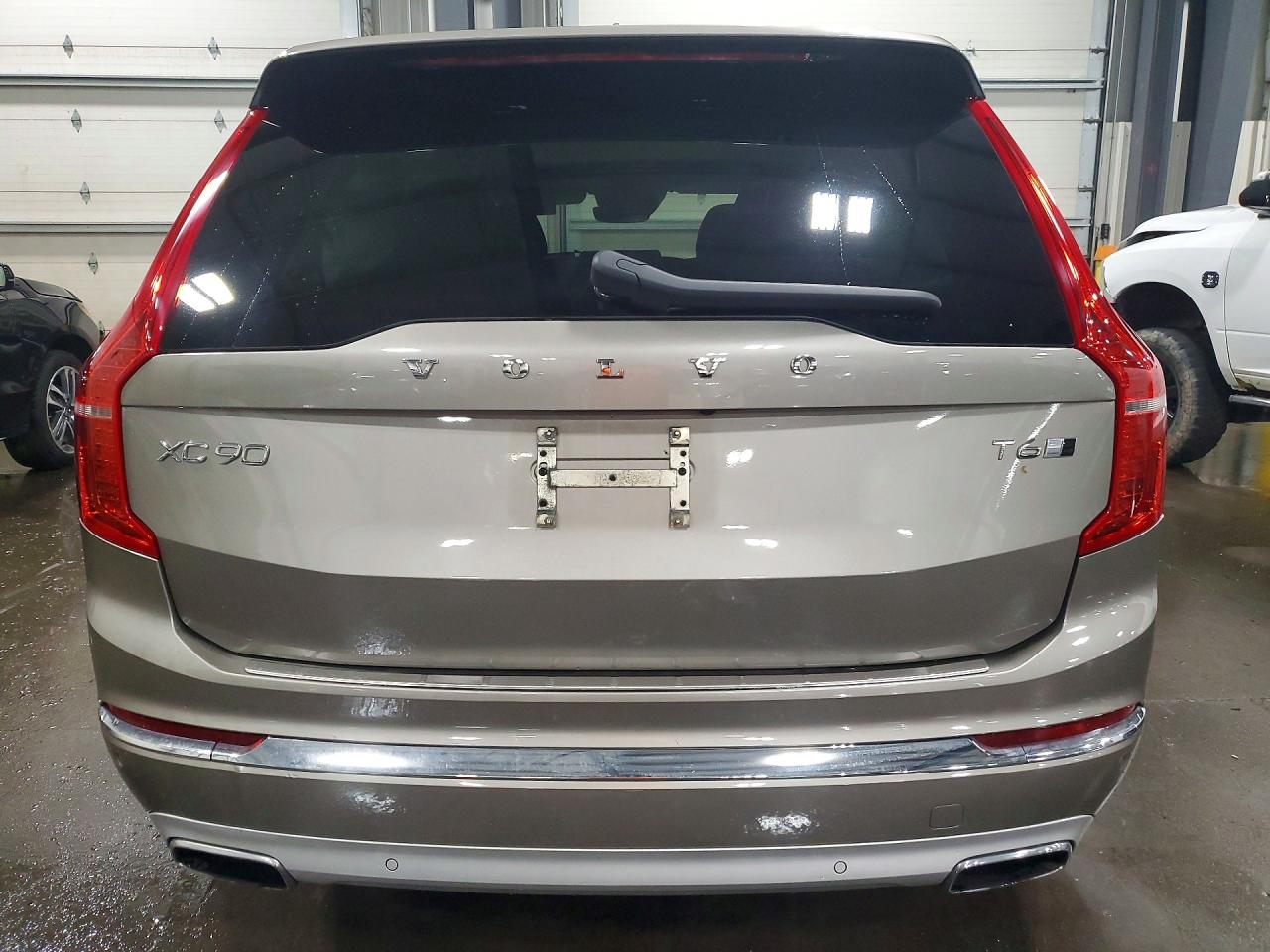 2020 VOLVO XC90