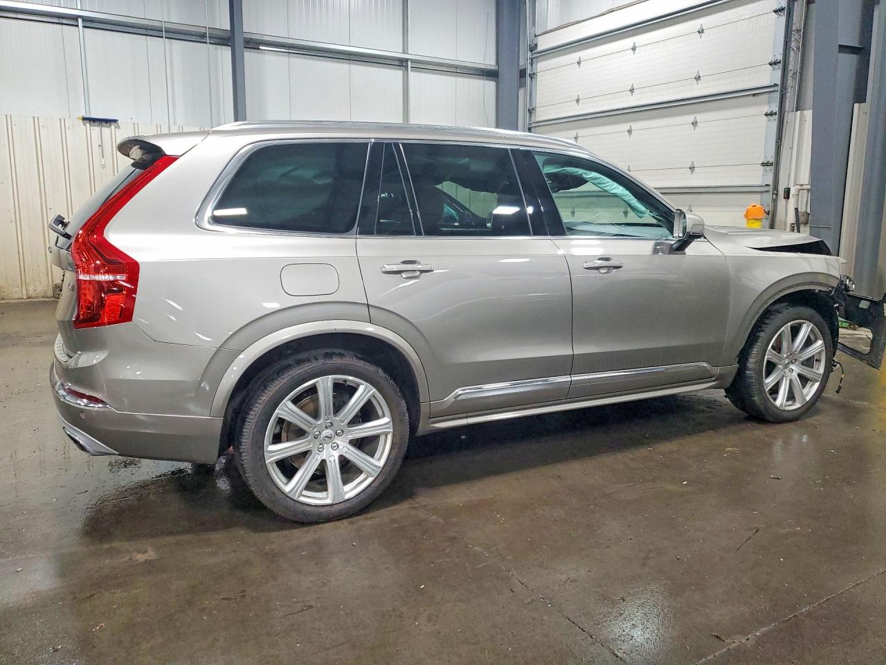 2020 VOLVO XC90