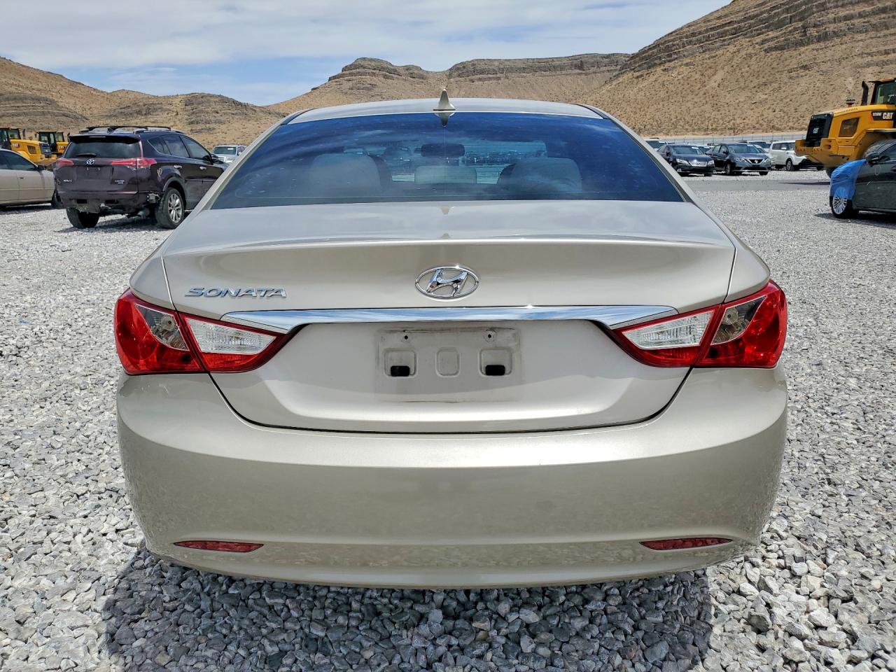 2011 HYUNDAI SONATA
