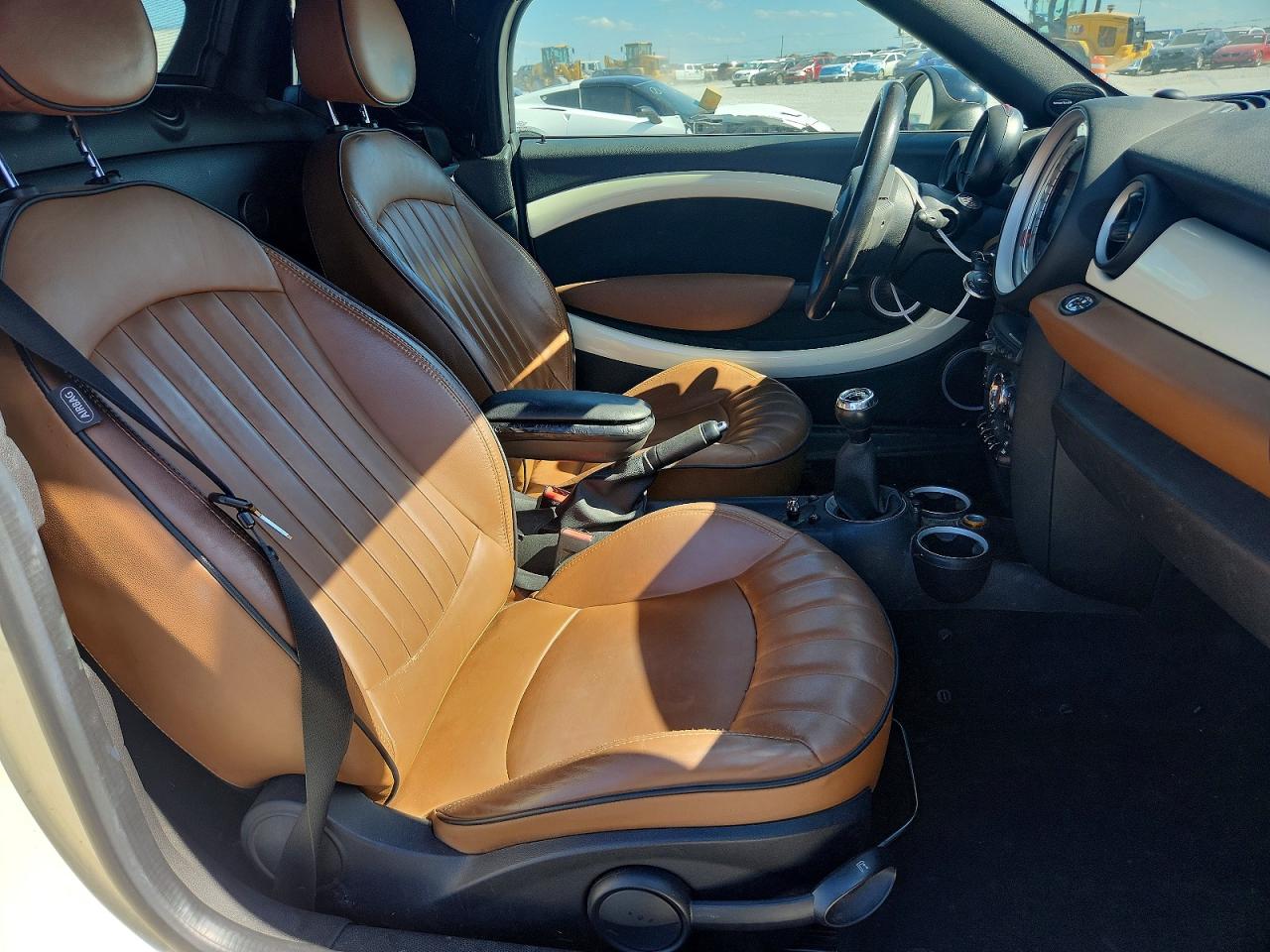2014 MINI COOPER