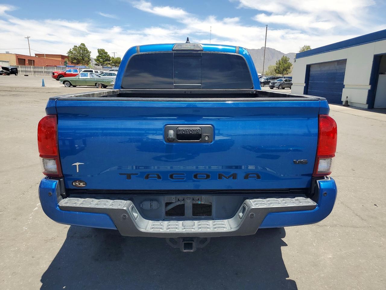 2018 TOYOTA TACOMA