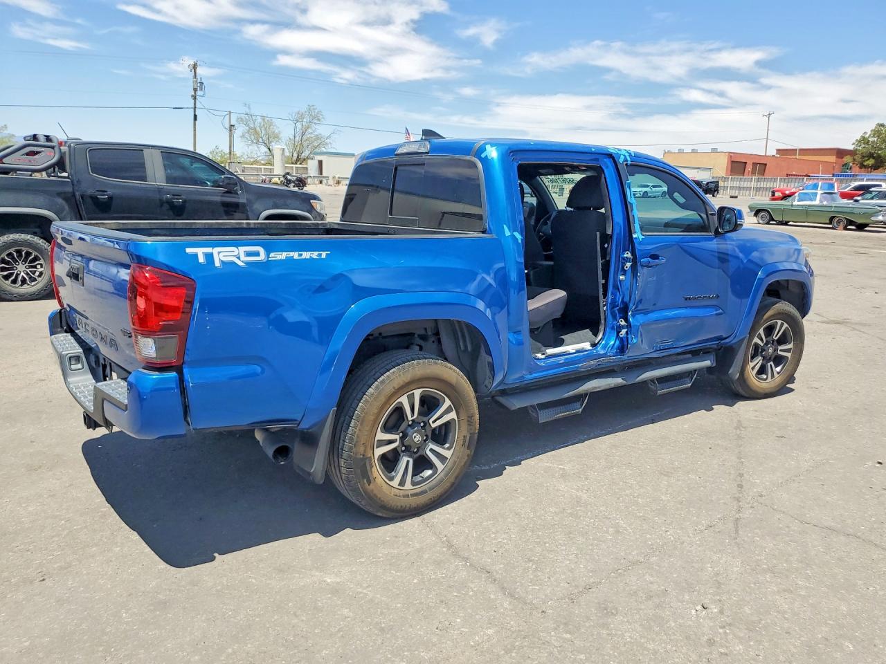 2018 TOYOTA TACOMA