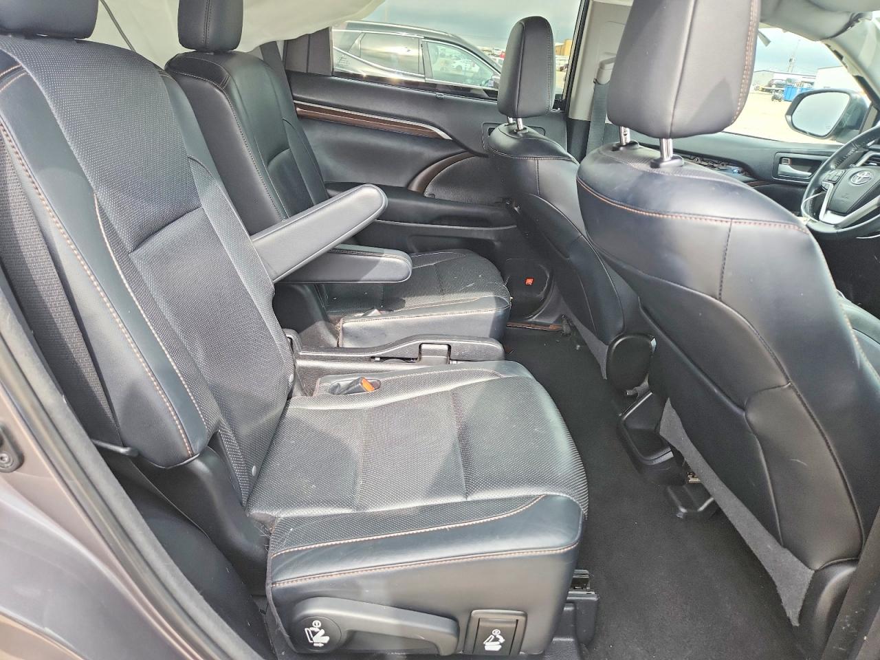 2015 TOYOTA HIGHLANDER