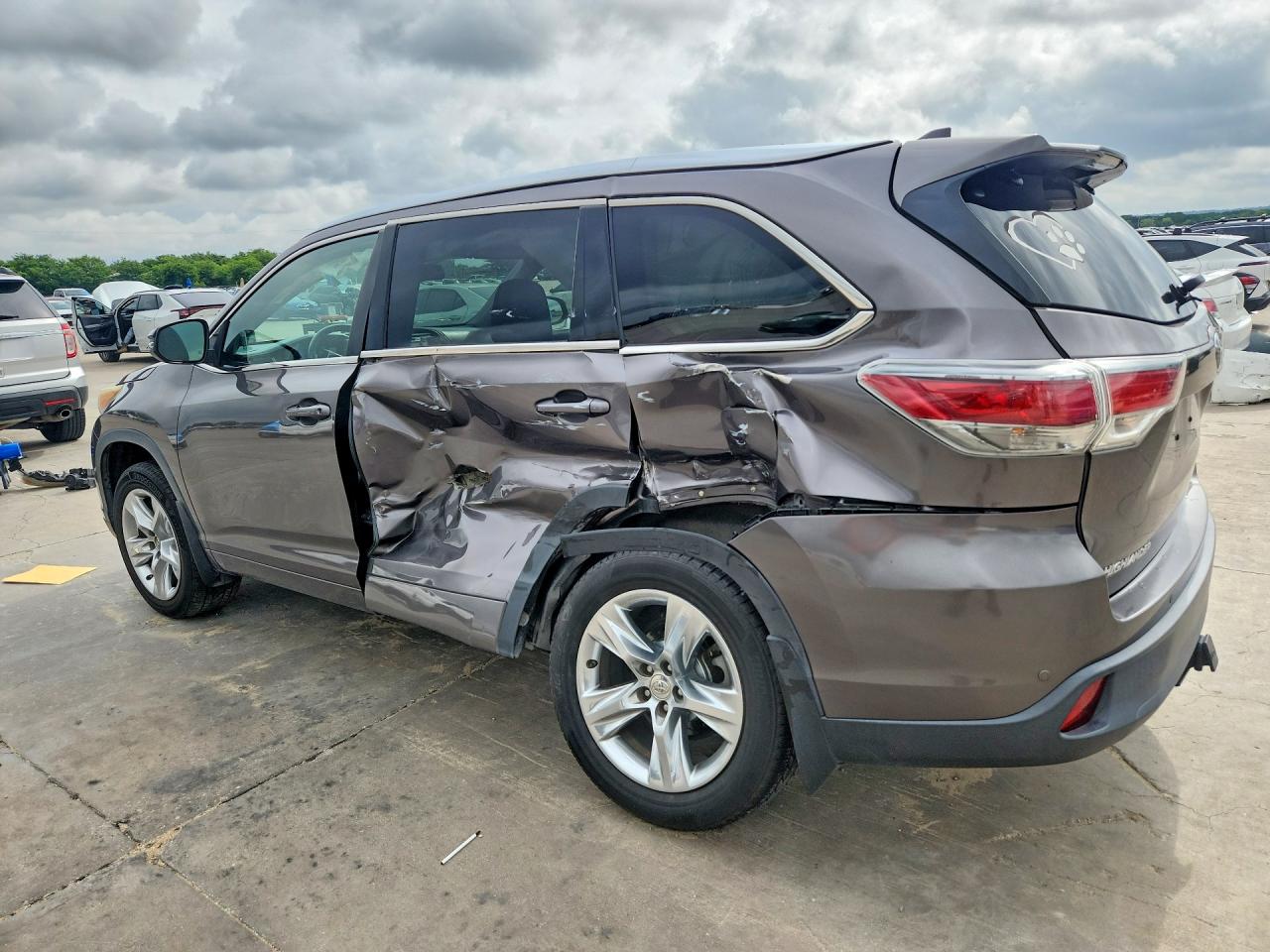2015 TOYOTA HIGHLANDER