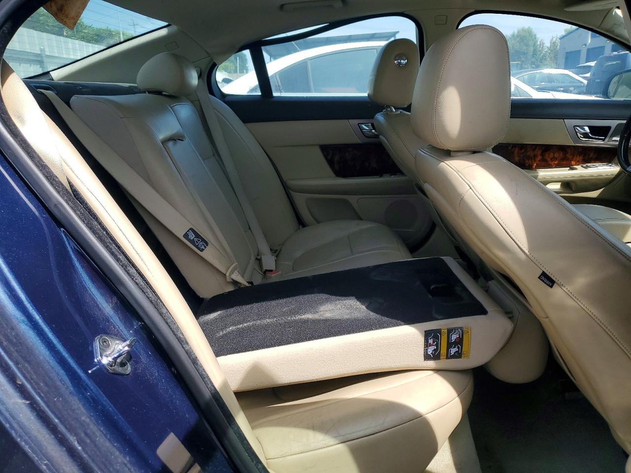 2010 JAGUAR XF