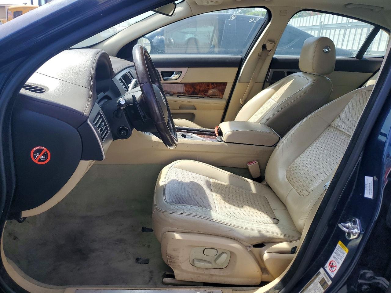 2010 JAGUAR XF