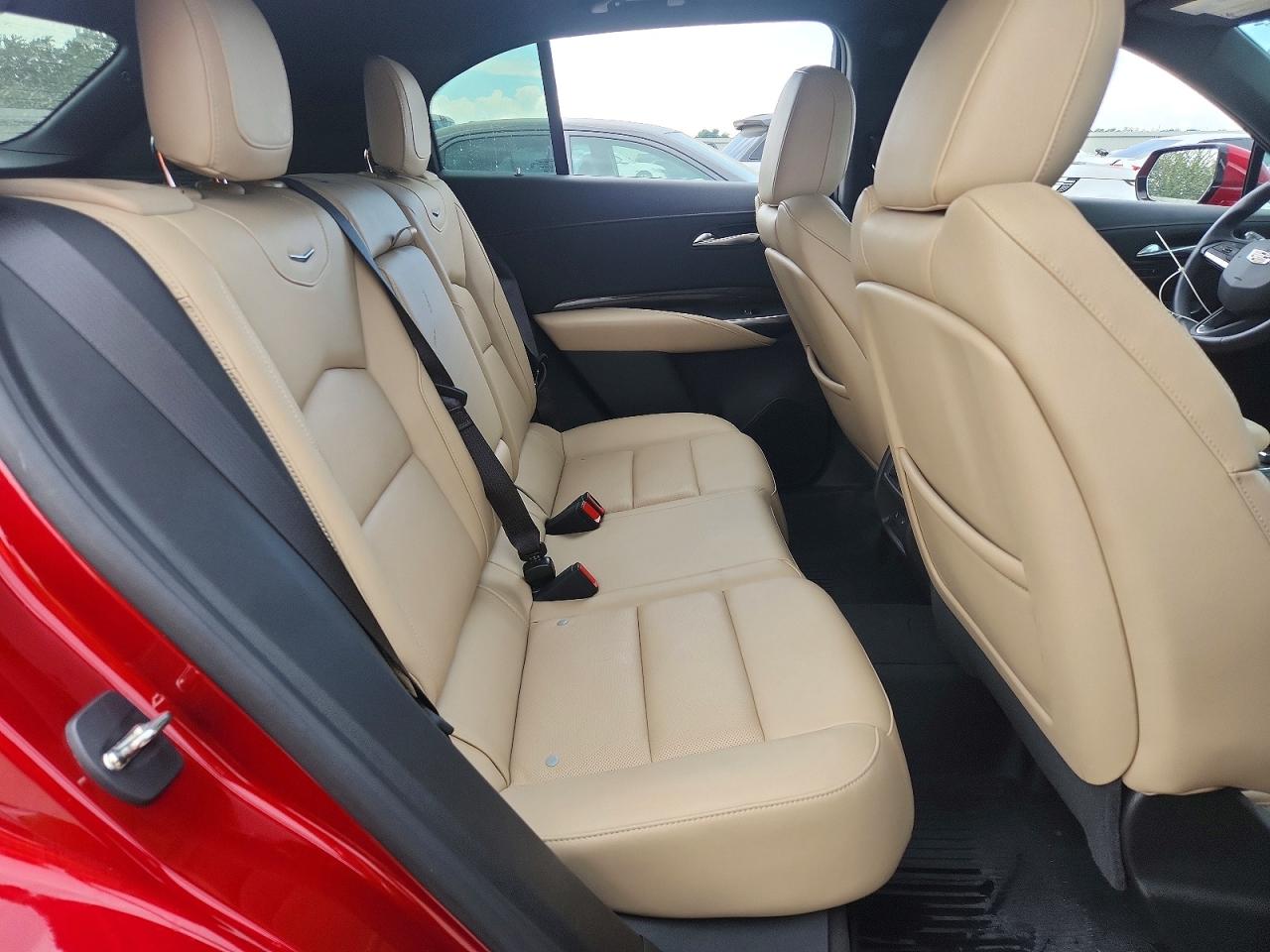 2024 CADILLAC XT4