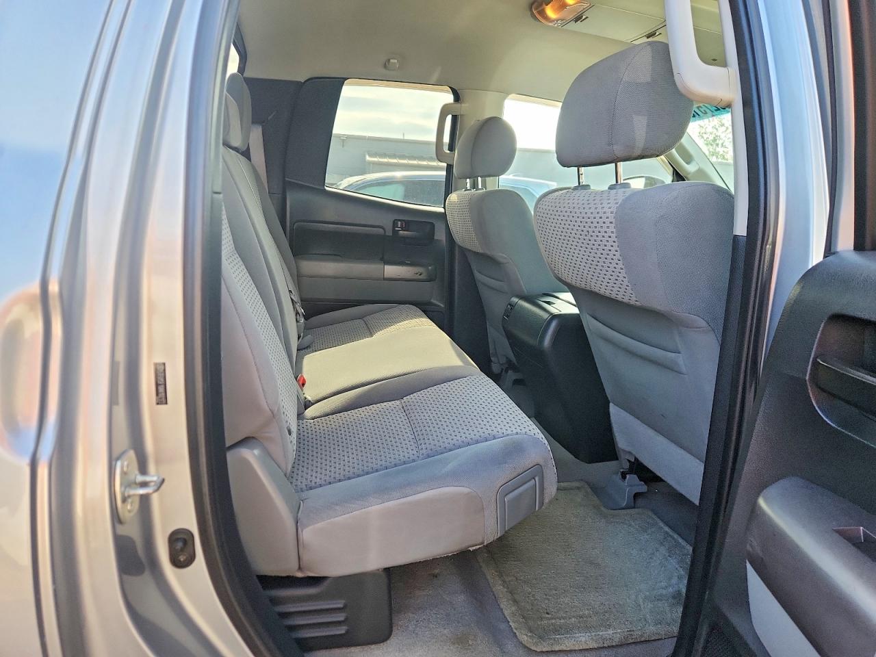 2010 TOYOTA TUNDRA