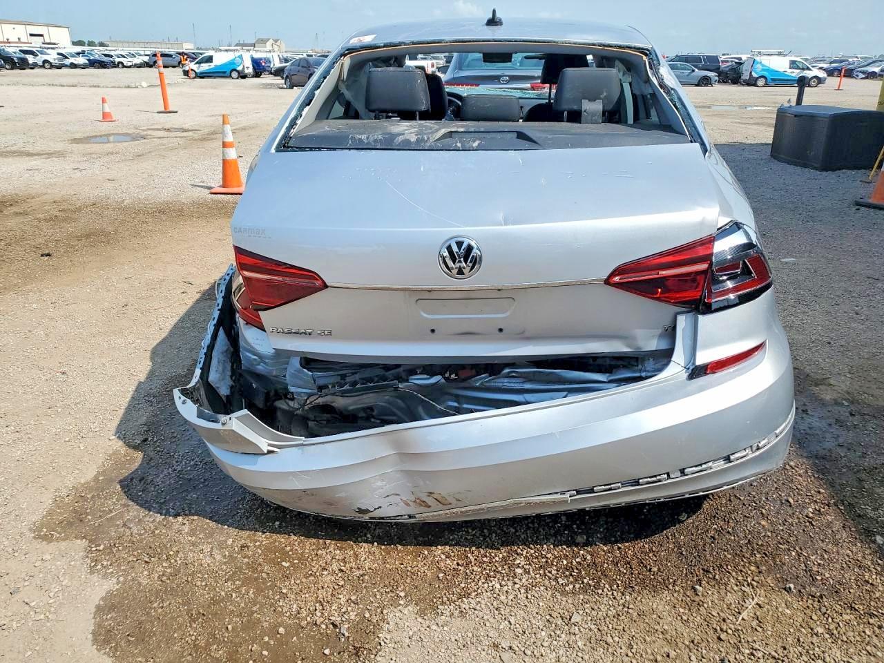 2018 VOLKSWAGEN PASSAT