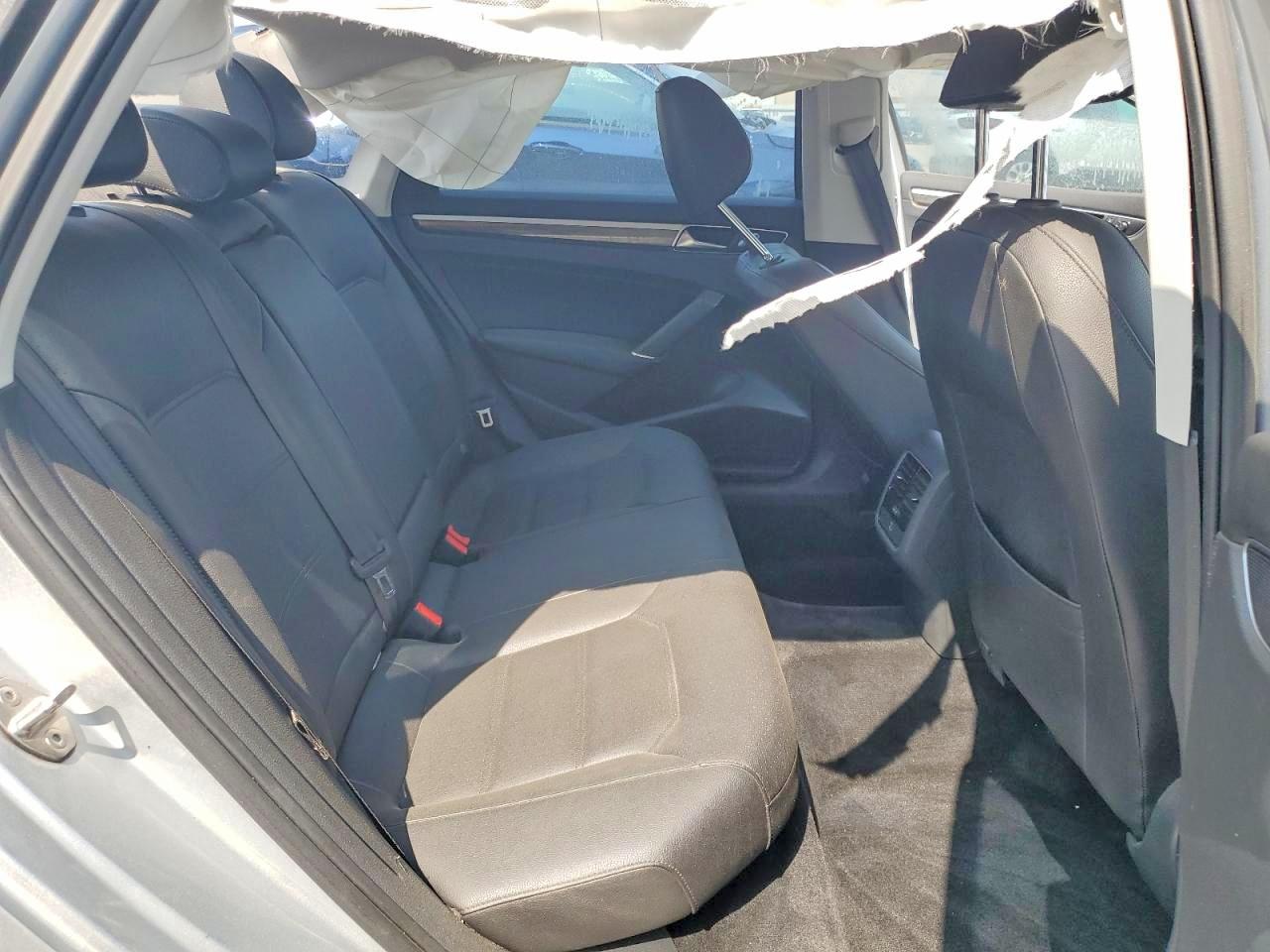 2018 VOLKSWAGEN PASSAT