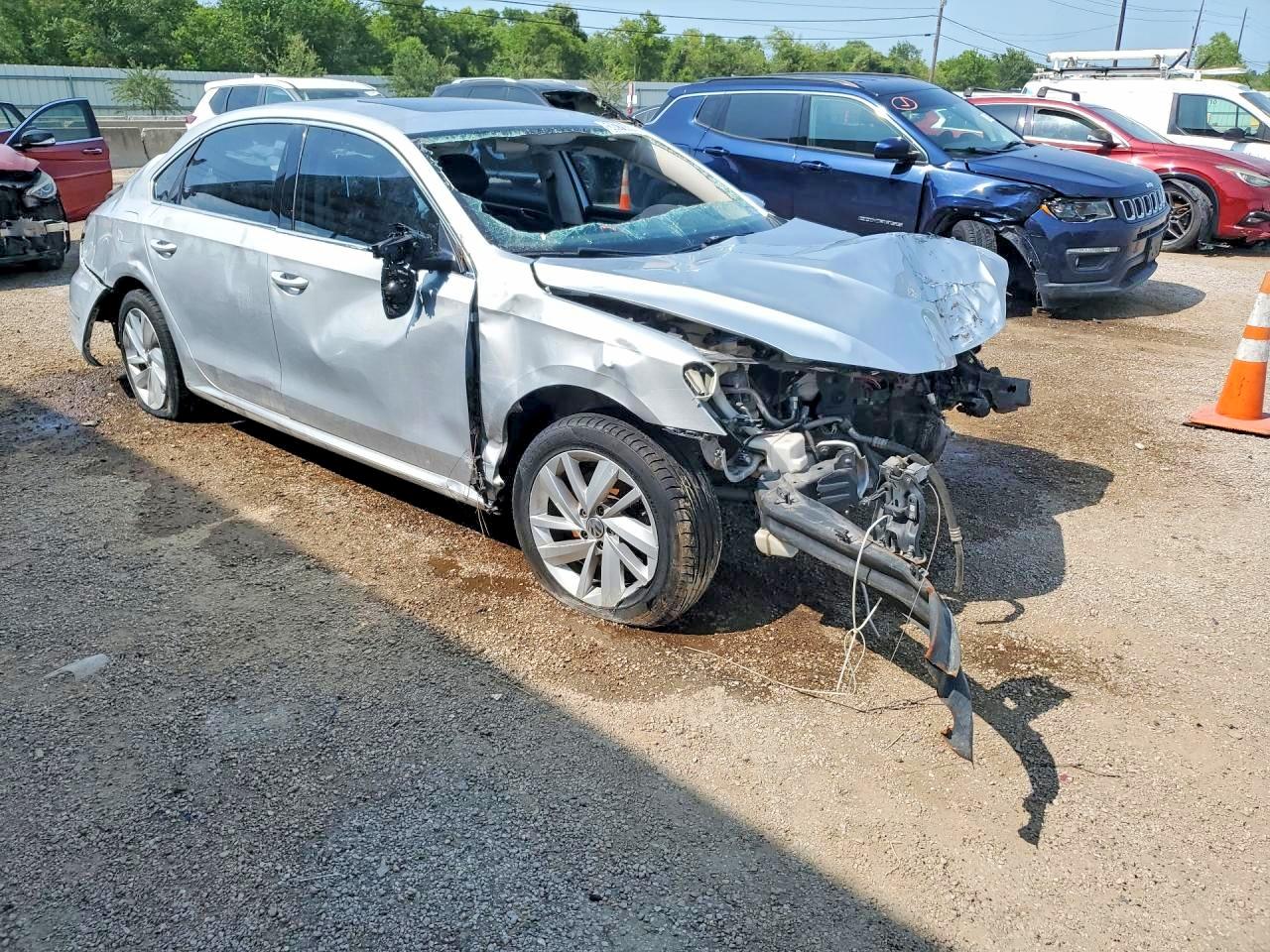 2018 VOLKSWAGEN PASSAT
