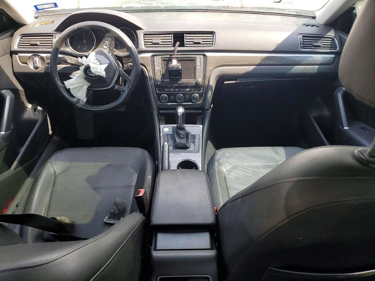 2018 VOLKSWAGEN PASSAT