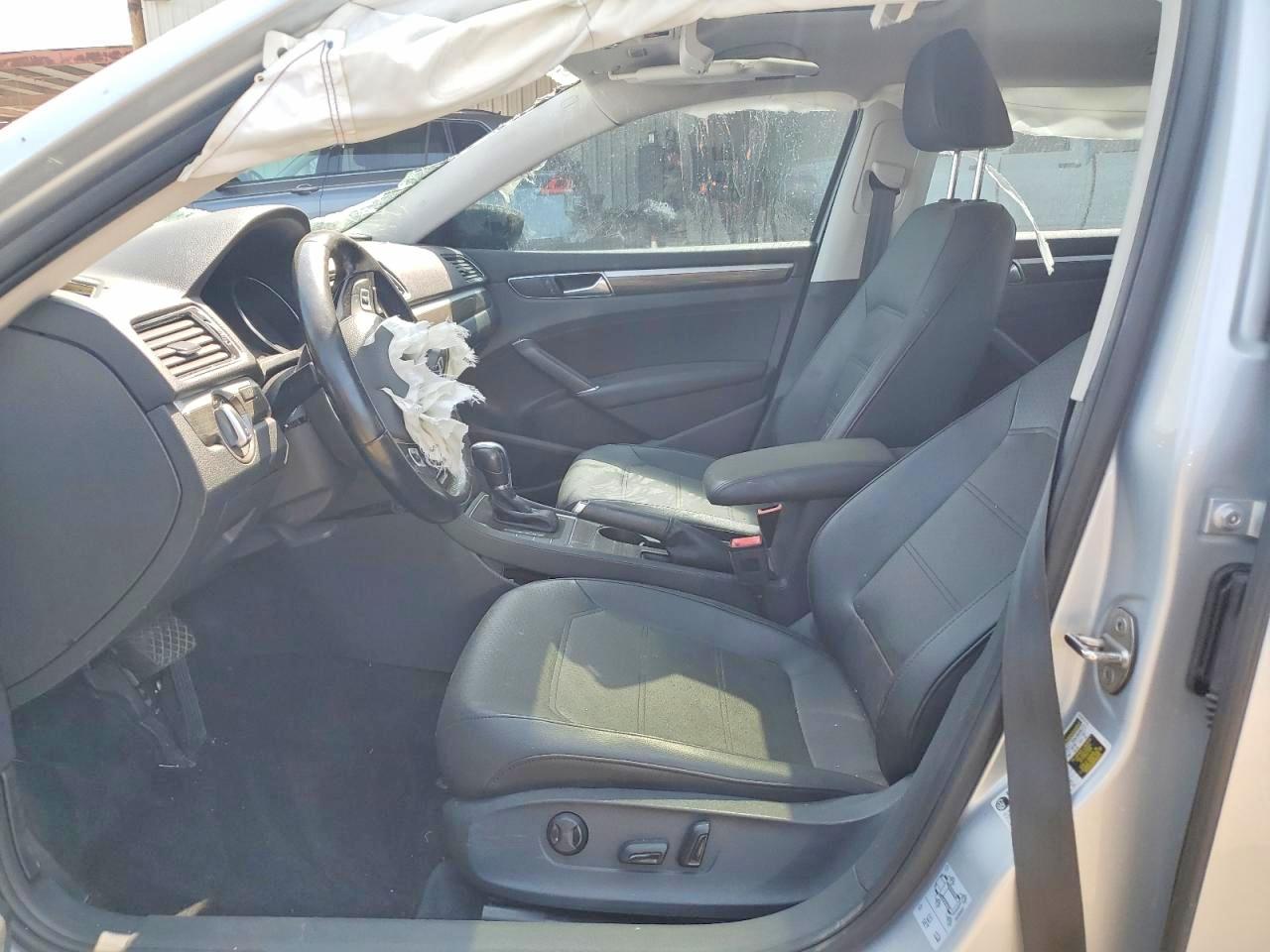 2018 VOLKSWAGEN PASSAT