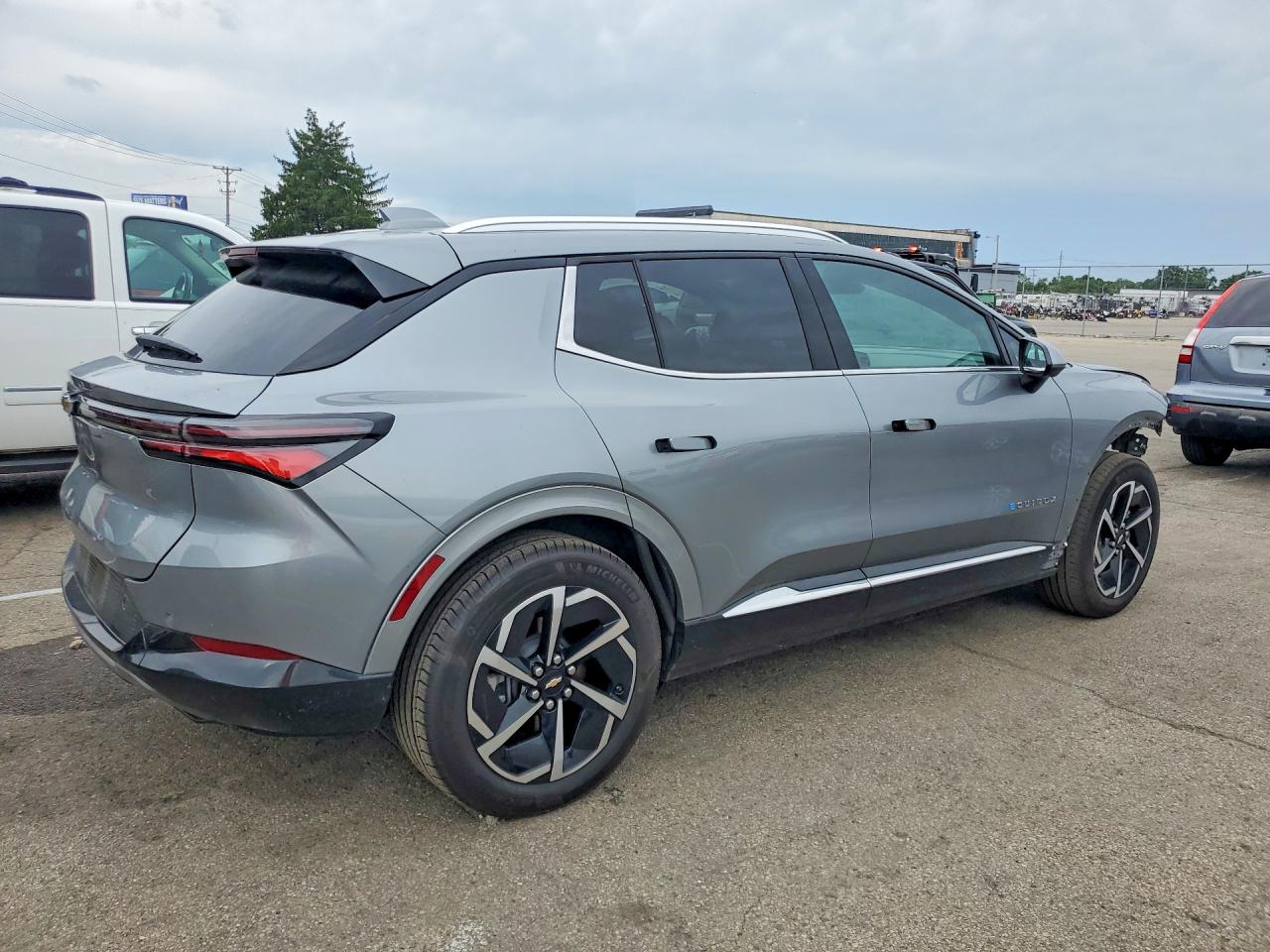2025 CHEVROLET EQUINOX
