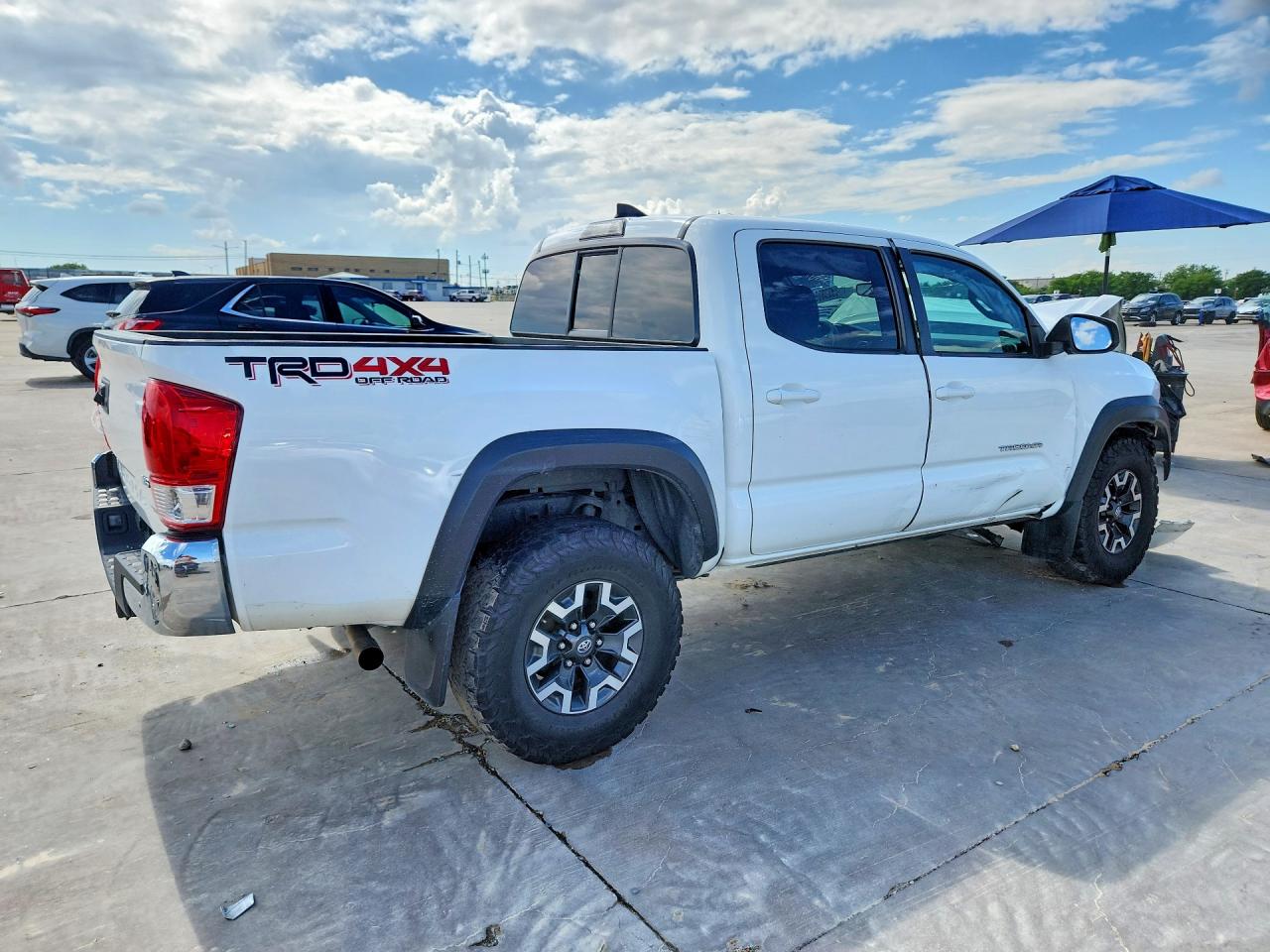 2016 TOYOTA TACOMA