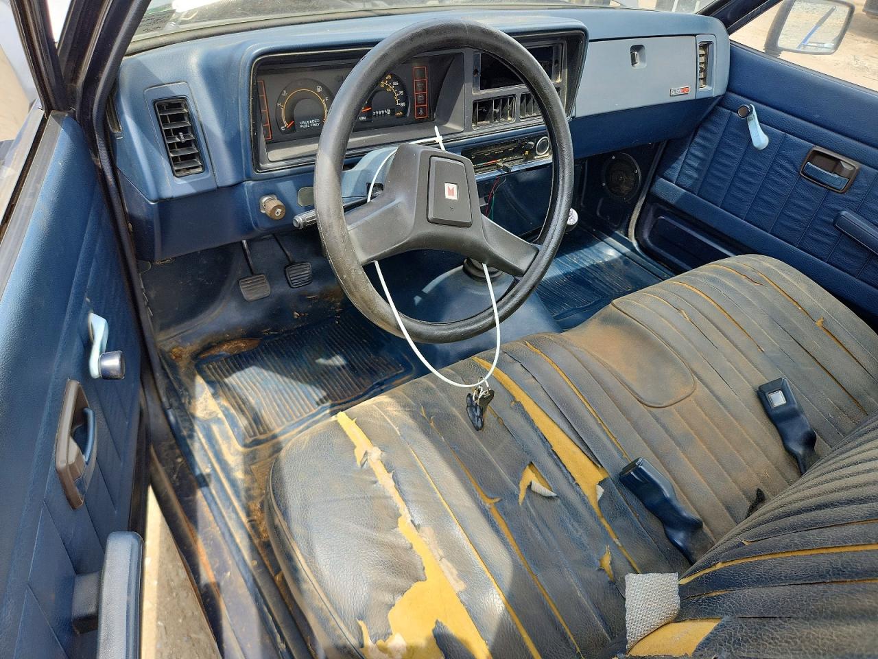 1985 ISUZU SMALL PU