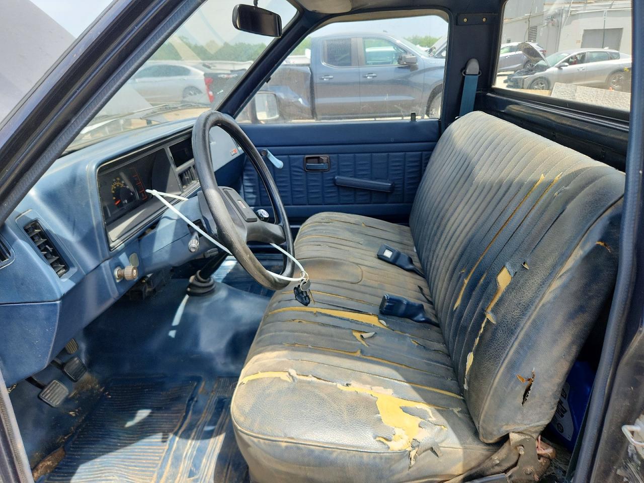1985 ISUZU SMALL PU