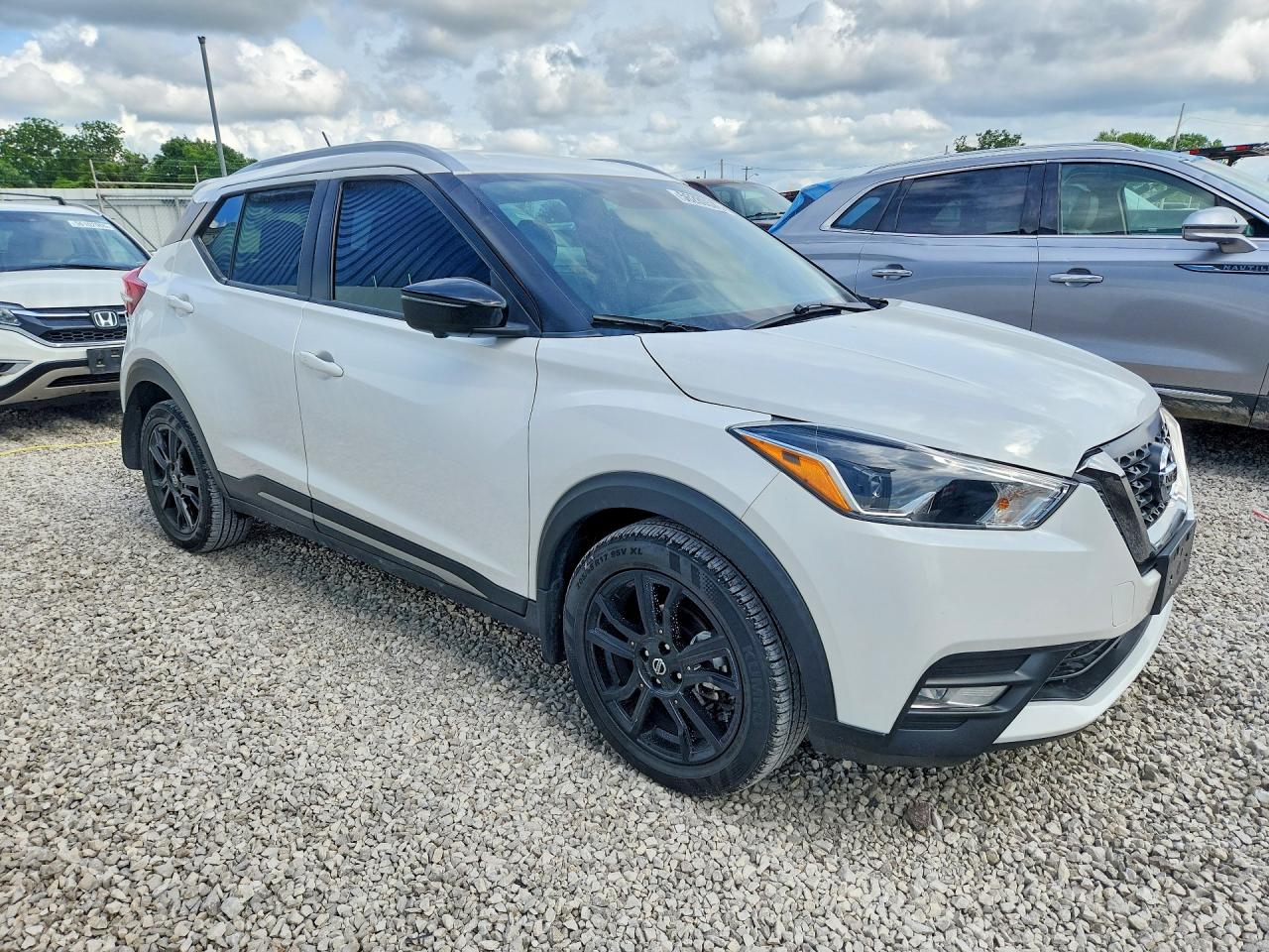 2020 NISSAN KICKS