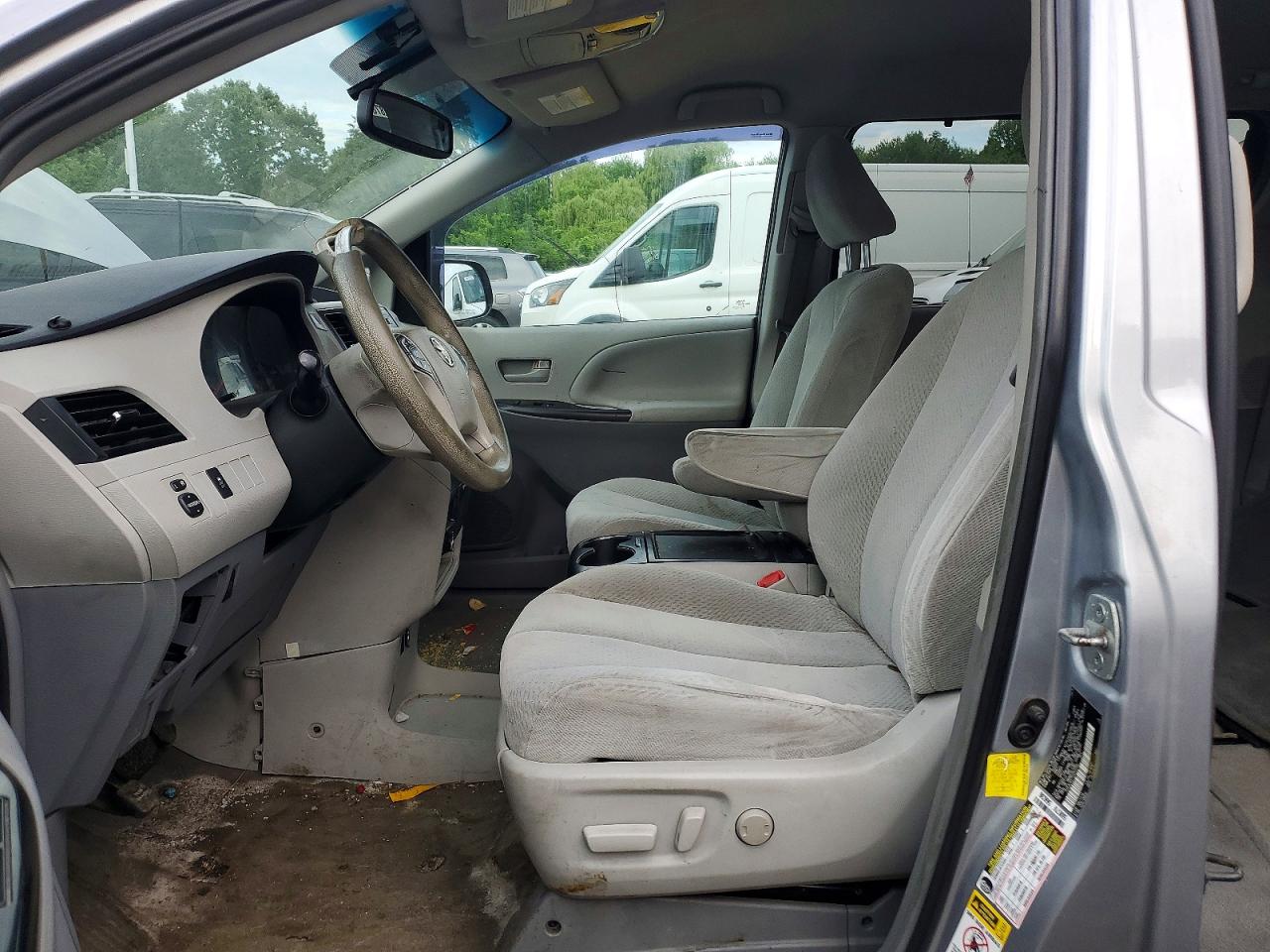 2013 TOYOTA SIENNA