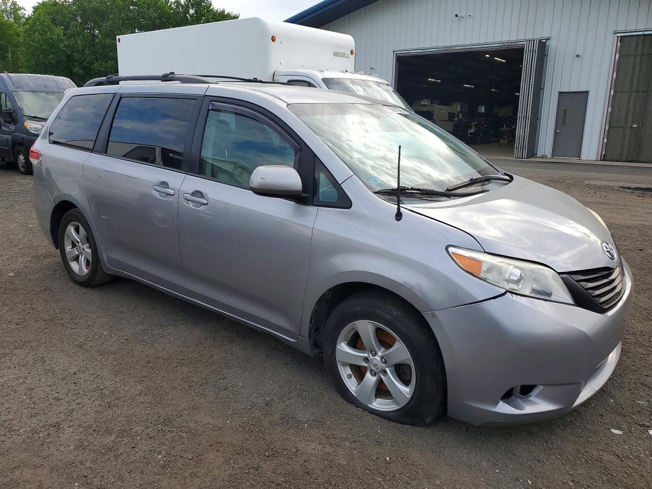 2013 TOYOTA SIENNA