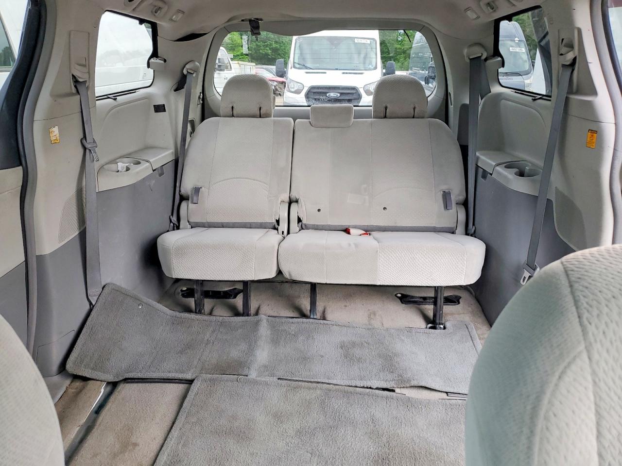 2013 TOYOTA SIENNA