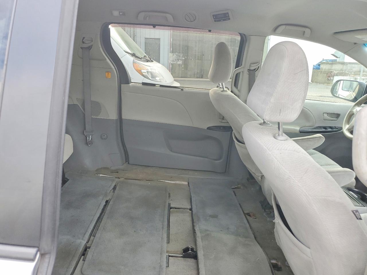 2013 TOYOTA SIENNA