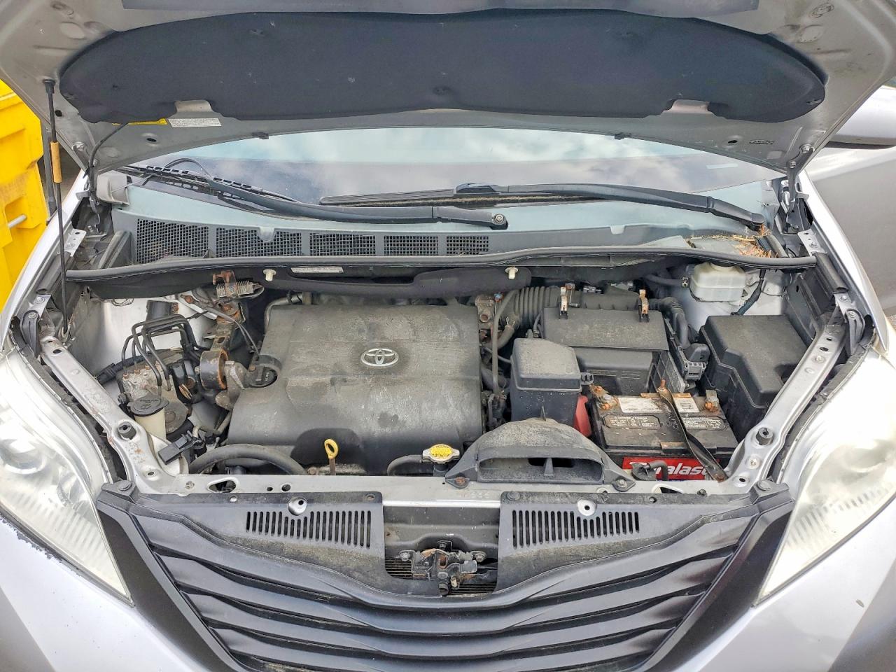 2013 TOYOTA SIENNA
