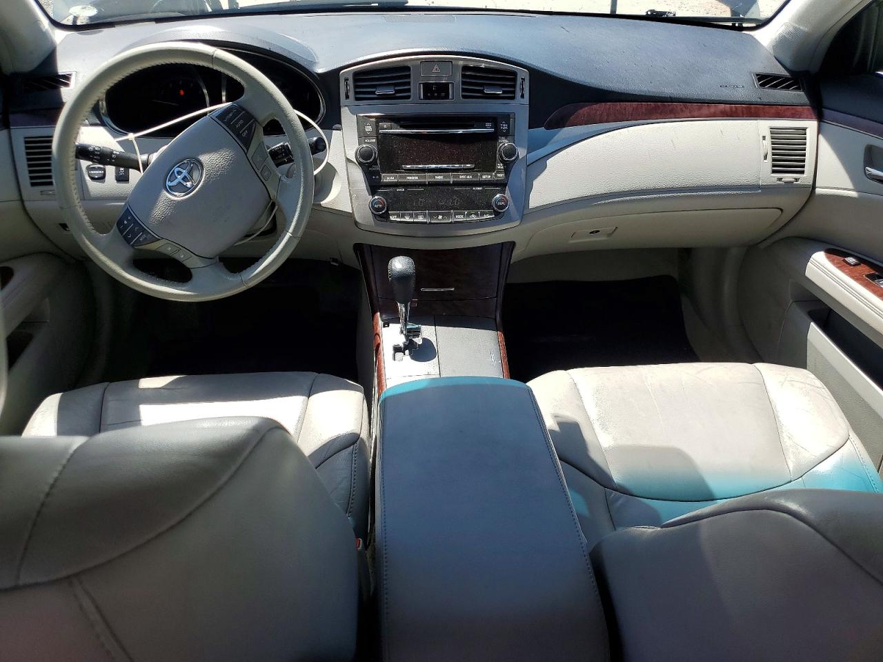 2011 TOYOTA AVALON