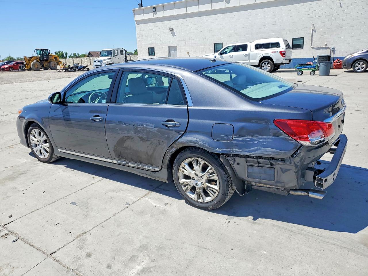 2011 TOYOTA AVALON